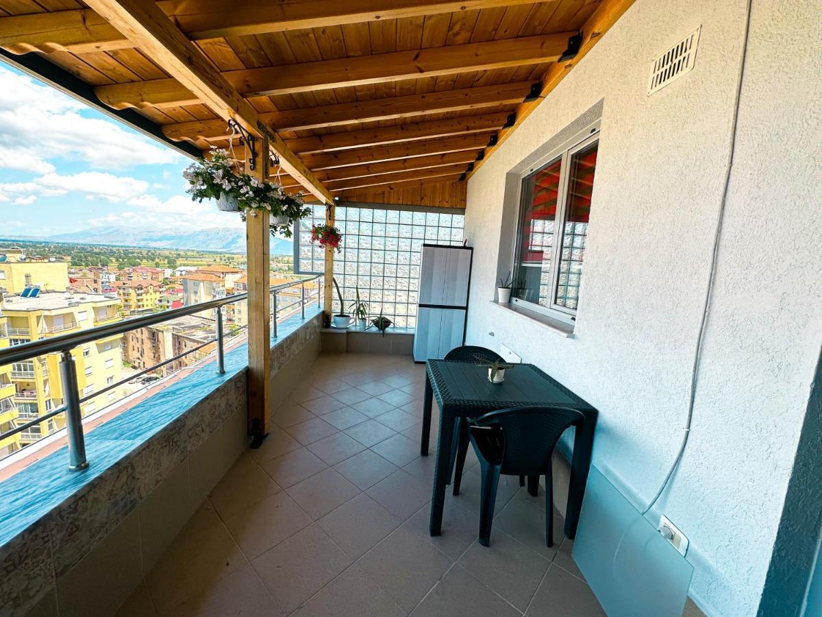 Cozy Elegance Above Korca Appartement Buitenkant foto